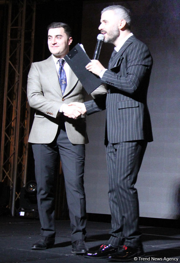 В Баку прошла церемония награждения "Золотые люди" – красная дорожка, звезды (ФОТО)