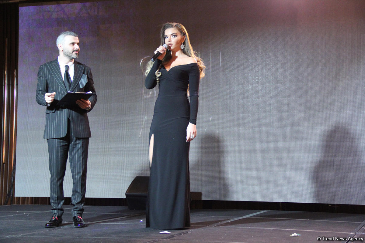 В Баку прошла церемония награждения "Золотые люди" – красная дорожка, звезды (ФОТО)