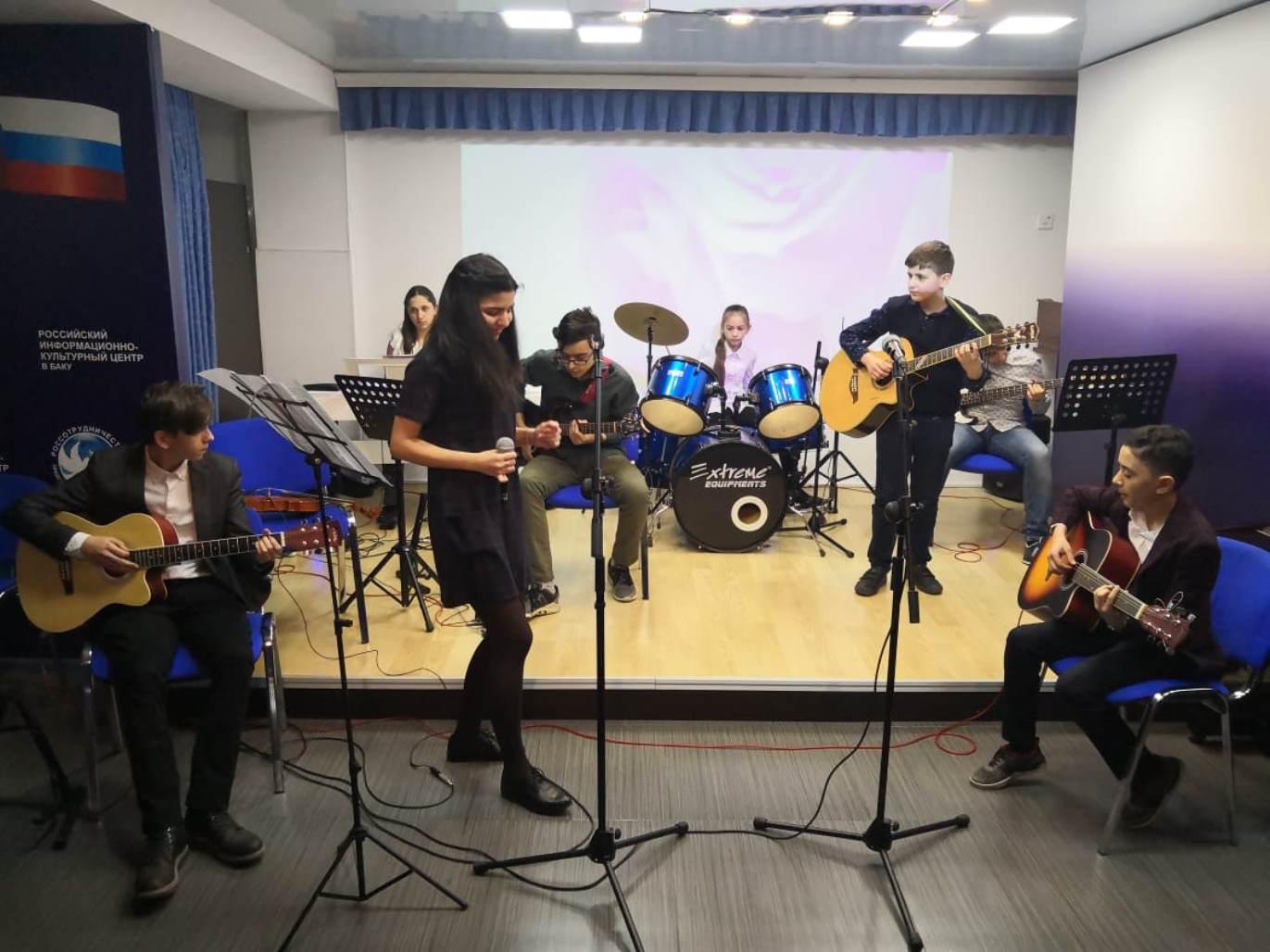 В Баку состоялся концерт, посвященный 8 марта (ФОТО)