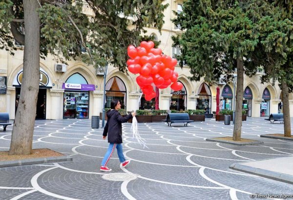 С праздником вас, дорогие азербайджанские женщины! (ФОТОРЕПОРТАЖ)