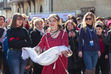 Эх, гуляй народ! Старинная часть Баку превратилась в праздничную площадку (ФОТО)