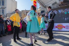 Эх, гуляй народ! Старинная часть Баку превратилась в праздничную площадку (ФОТО)