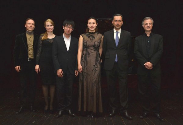 Великолепная шестерка в Шамахе (ФОТО)