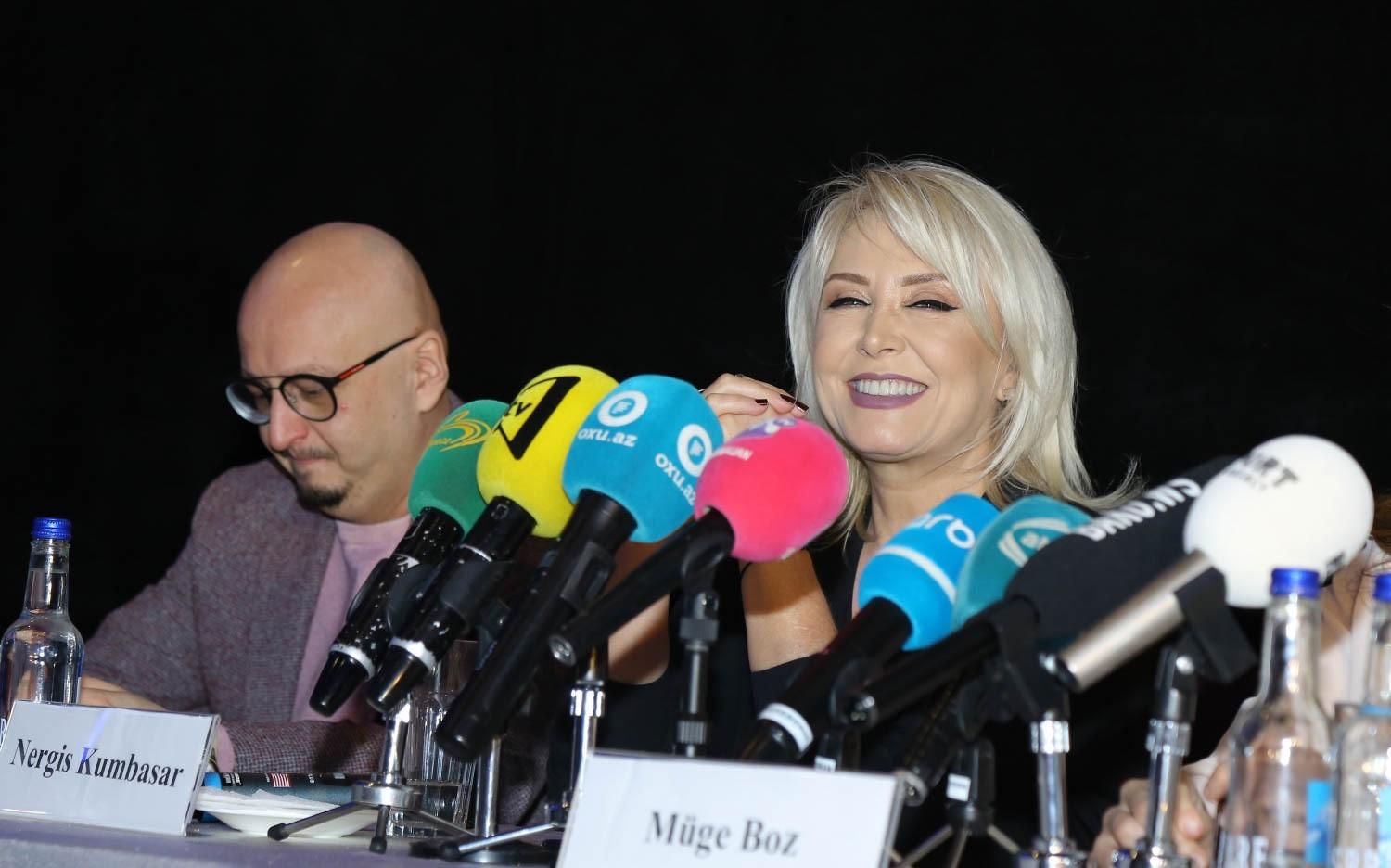 Родственники звезды турецкого кино оказались азербайджанцем и русской (ВИДЕО, ФОТО)