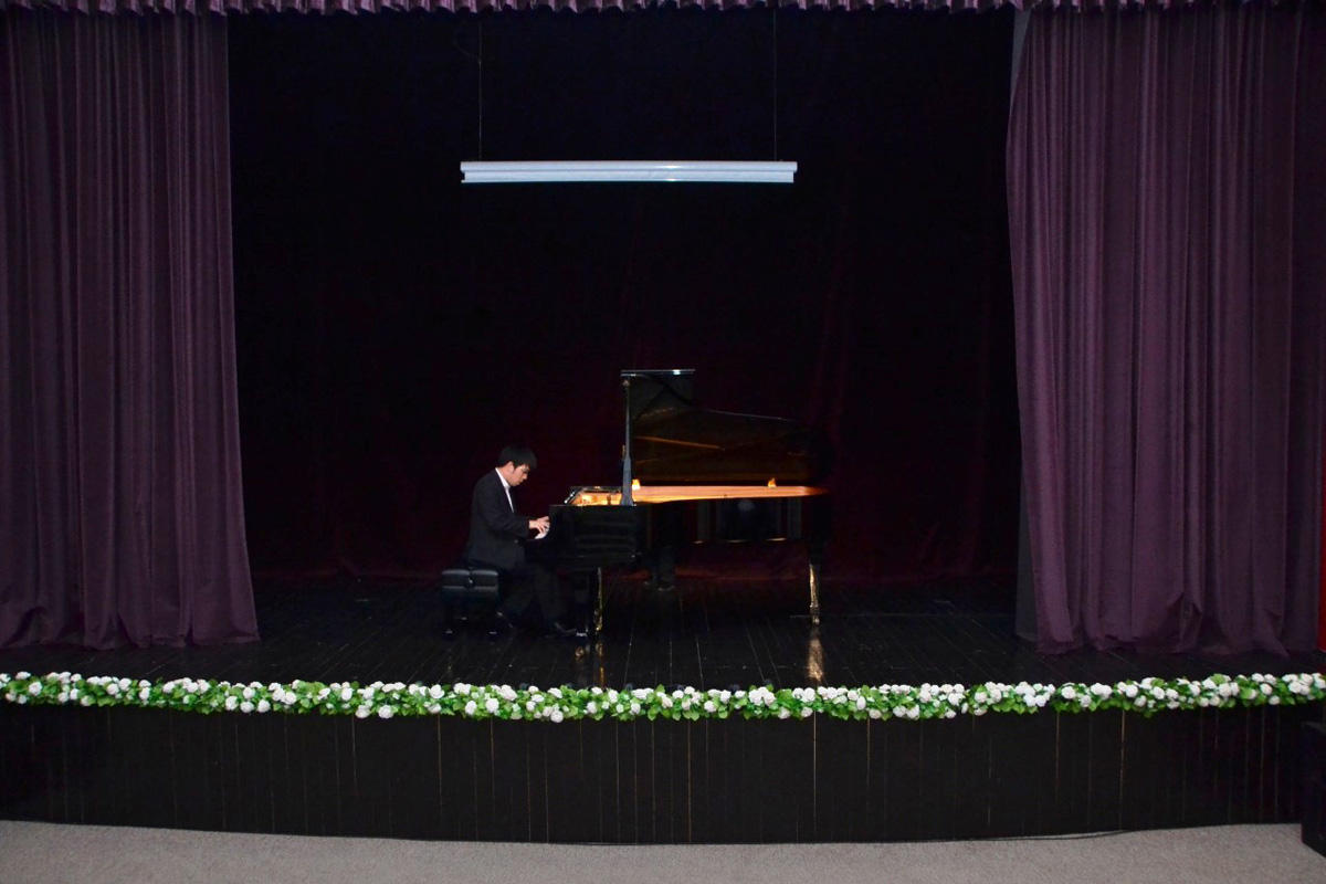 Великолепная шестерка в Шамахе (ФОТО)