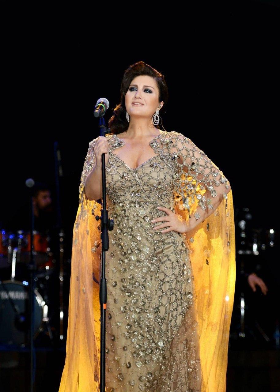 Турецкая мега-звезда Сибель Джан в Баку: концерт, ковры, современное искусство  (ФОТО)