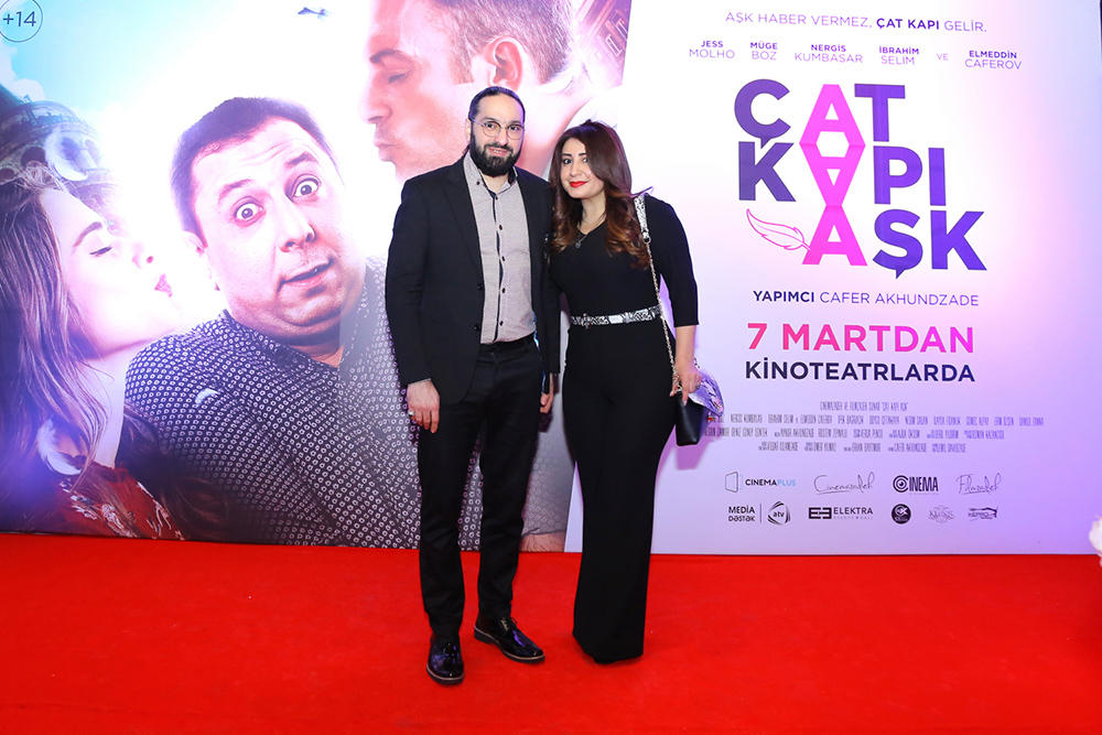 Турецкие красавицы в окружении азербайджанцев, или Потрескавшаяся любовь (ВИДЕО, ФОТО)