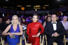 Турецкие красавицы в окружении азербайджанцев, или Потрескавшаяся любовь (ВИДЕО, ФОТО)