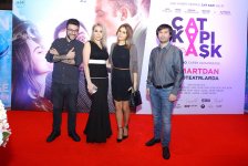 Турецкие красавицы в окружении азербайджанцев, или Потрескавшаяся любовь (ВИДЕО, ФОТО)