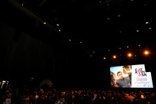 Турецкие красавицы в окружении азербайджанцев, или Потрескавшаяся любовь (ВИДЕО, ФОТО)