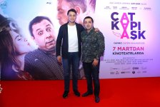 Турецкие красавицы в окружении азербайджанцев, или Потрескавшаяся любовь (ВИДЕО, ФОТО)