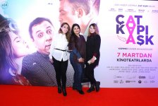 Турецкие красавицы в окружении азербайджанцев, или Потрескавшаяся любовь (ВИДЕО, ФОТО)