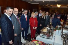 Послы прошли в Баку символический "ритуал очищения" перед Новрузом (ФОТО)