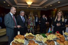 Послы прошли в Баку символический "ритуал очищения" перед Новрузом (ФОТО)