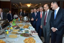 Послы прошли в Баку символический "ритуал очищения" перед Новрузом (ФОТО)