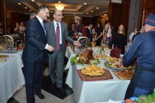 Послы прошли в Баку символический "ритуал очищения" перед Новрузом (ФОТО)