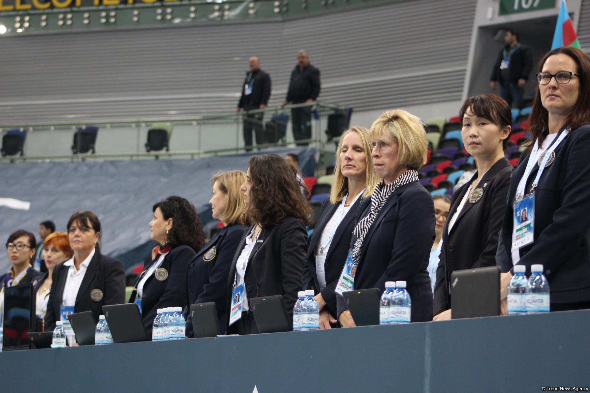 В Баку стартовал первый день соревнований Кубка мира FIG по спортивной гимнастике (ФОТО)