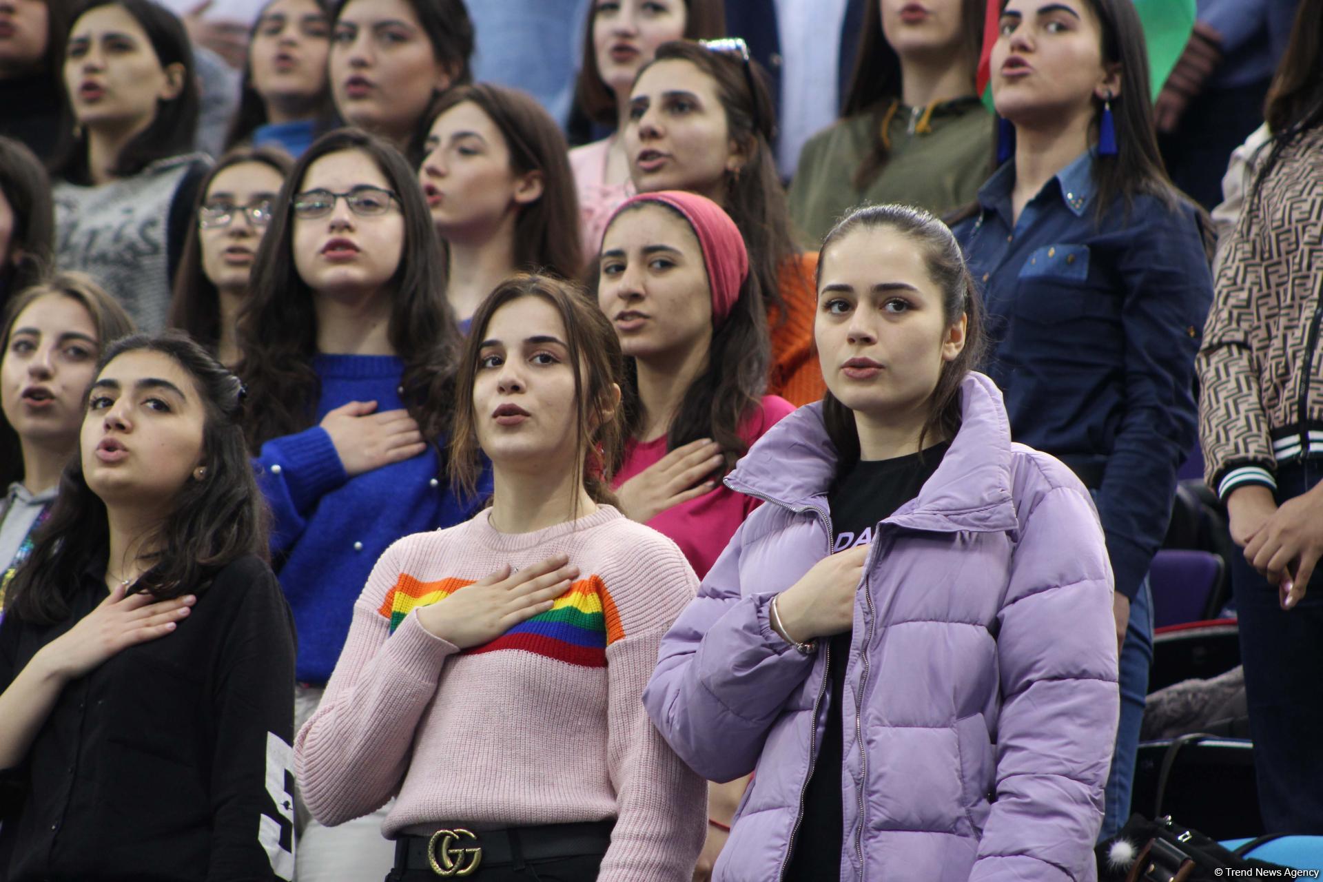 В Баку стартовал первый день соревнований Кубка мира FIG по спортивной гимнастике (ФОТО)