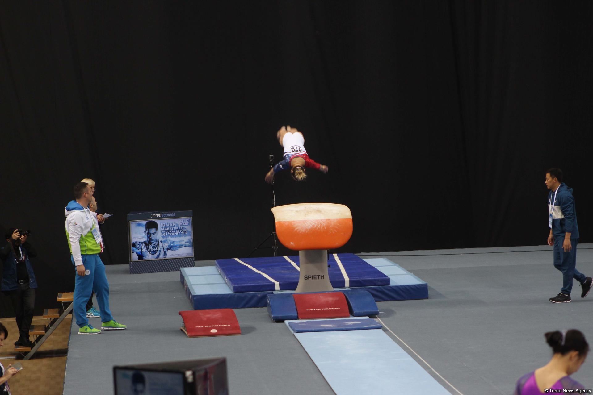 В Баку стартовал первый день соревнований Кубка мира FIG по спортивной гимнастике (ФОТО)