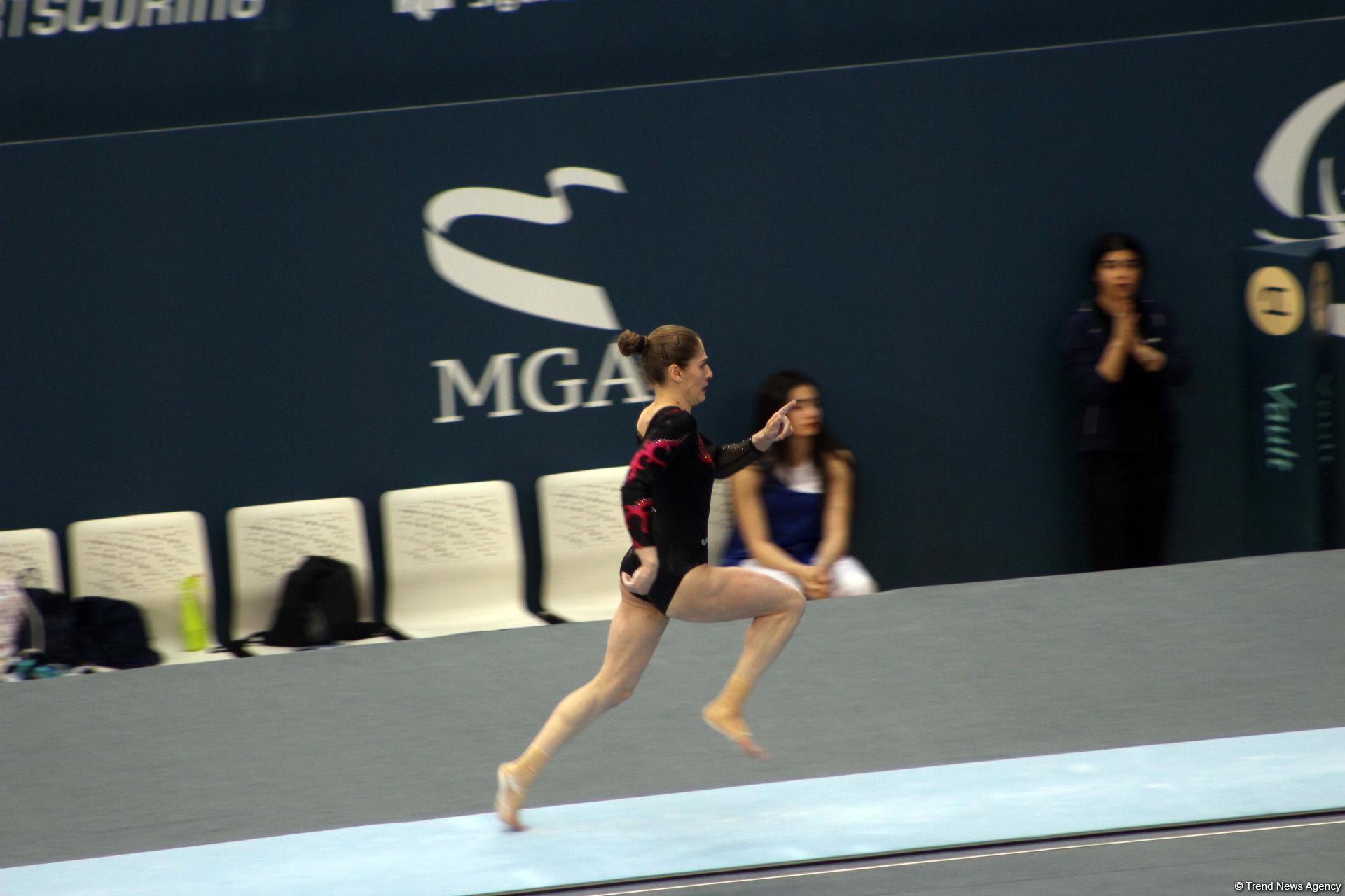 В Баку стартовал первый день соревнований Кубка мира FIG по спортивной гимнастике (ФОТО)