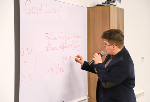 Азербайджанские ораторы предсказали будущее (ФОТО)