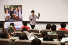 Азербайджанские ораторы предсказали будущее (ФОТО)