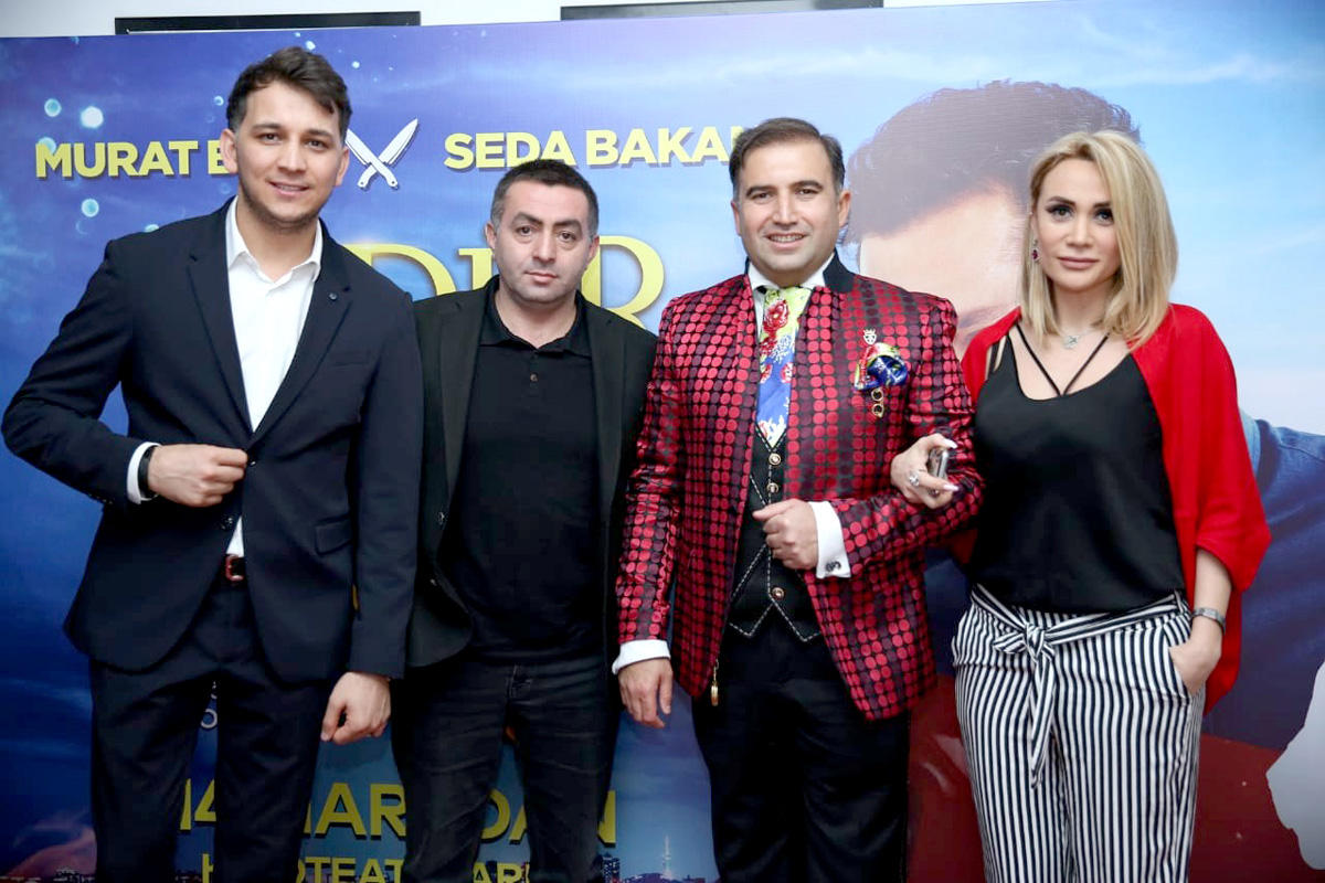 Семейная пара решила убить друг друга в Баку на глазах сотни людей (ВИДЕО, ФОТО)