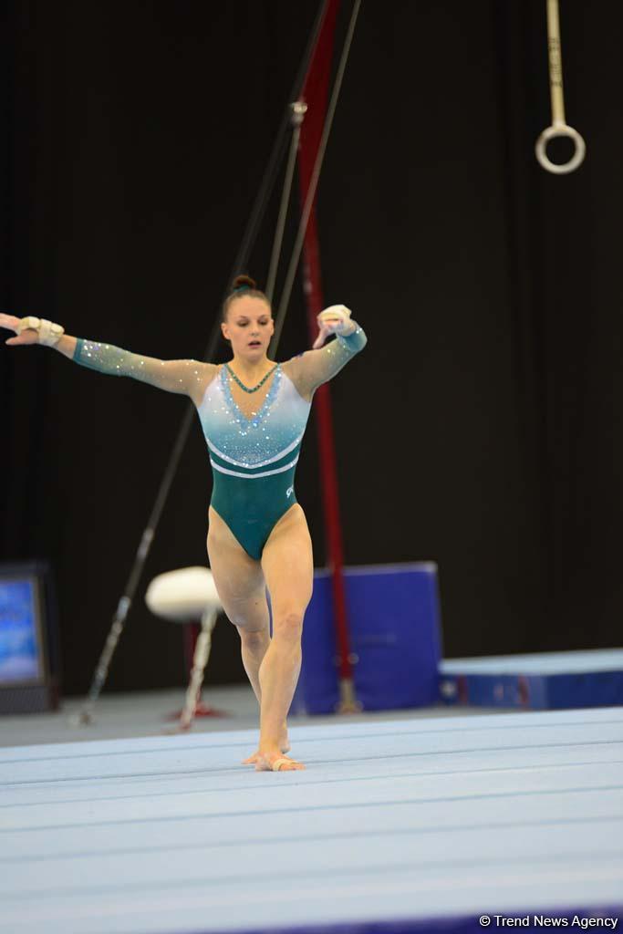 В Баку стартовал второй день соревнований Кубка мира FIG по спортивной гимнастике (ФОТО)