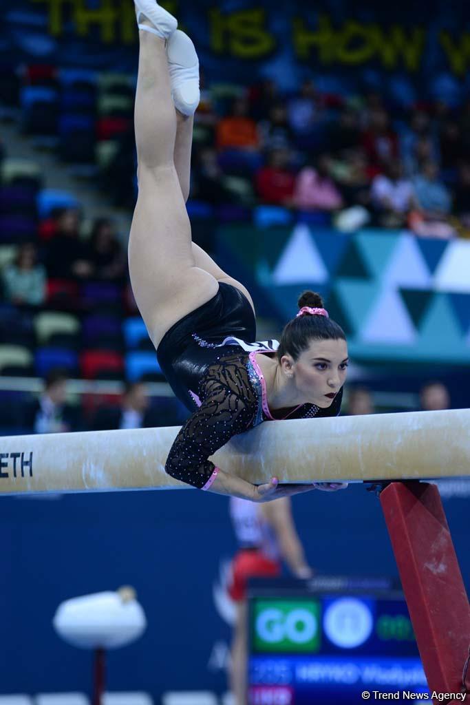 В Баку стартовал второй день соревнований Кубка мира FIG по спортивной гимнастике (ФОТО)