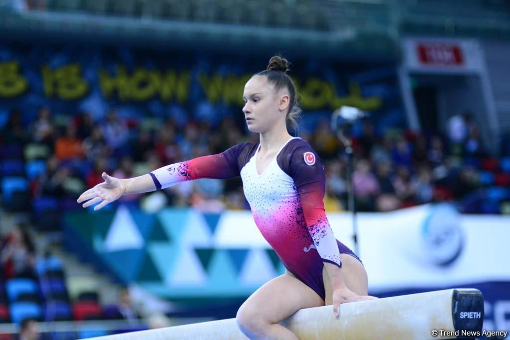 В Баку стартовал второй день соревнований Кубка мира FIG по спортивной гимнастике (ФОТО)