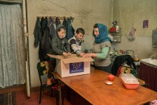 Фонд Гейдара Алиева раздает малообеспеченным семьям подарки по случаю праздника Новруз (ФОТО)