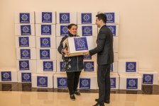 Фонд Гейдара Алиева раздает малообеспеченным семьям подарки по случаю праздника Новруз (ФОТО)