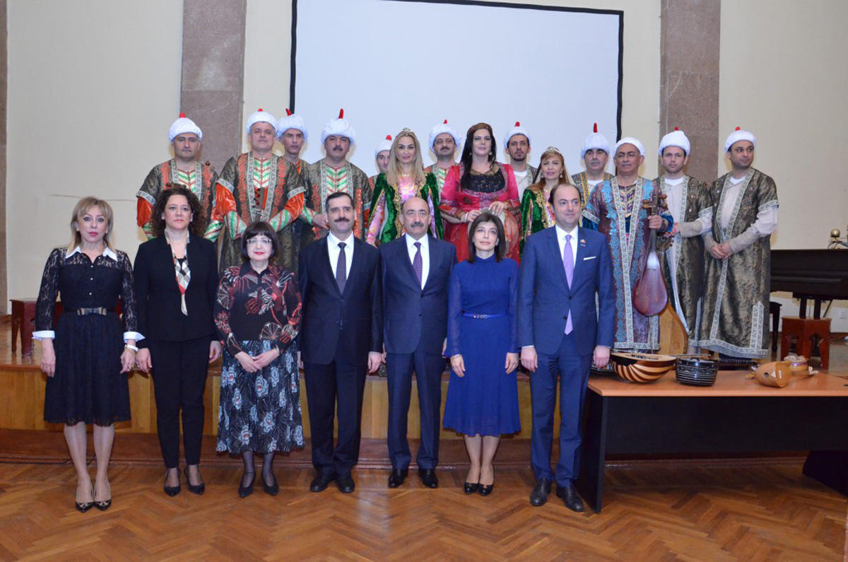 Джура, лавта, нефир, сипси, джюмбюш – подарок азербайджанскому музею (ФОТО)