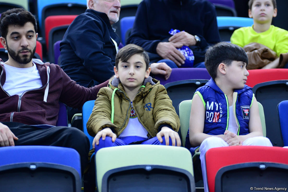 В Баку стартовал третий день соревнований Кубка мира FIG по спортивной гимнастике (ФОТО)