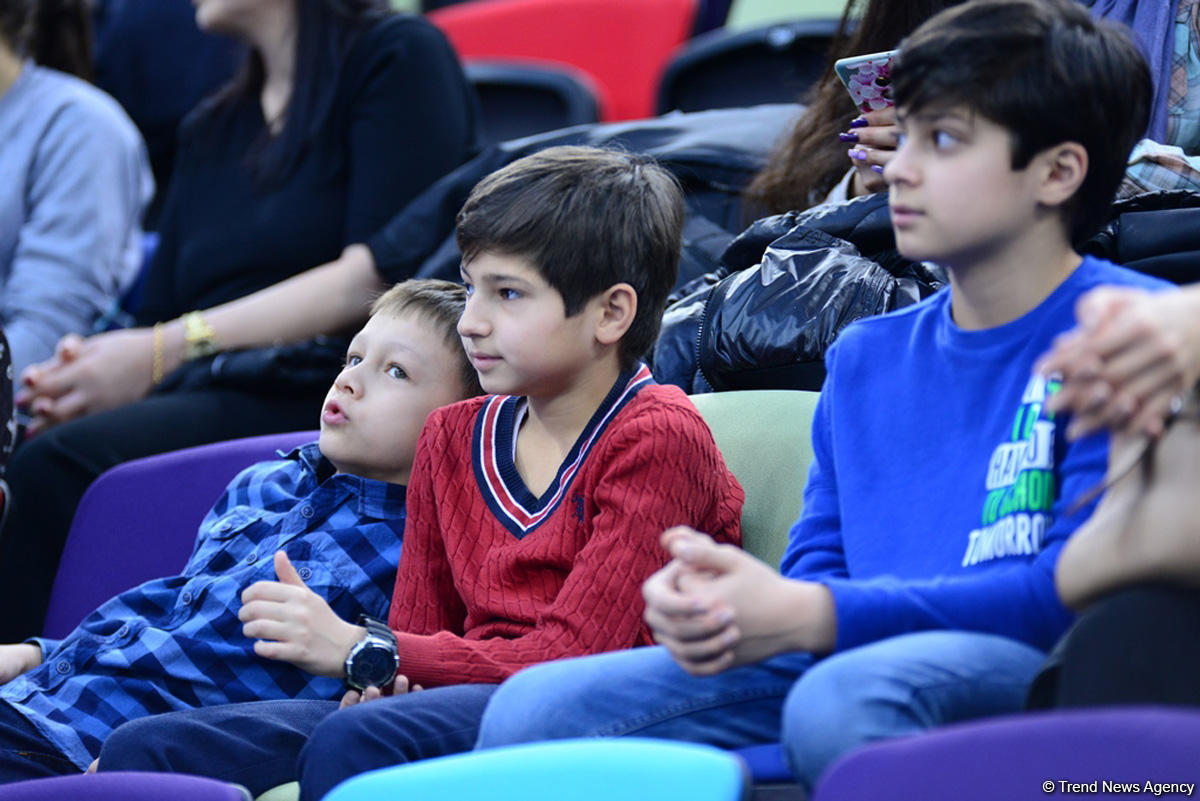 В Баку стартовал третий день соревнований Кубка мира FIG по спортивной гимнастике (ФОТО)