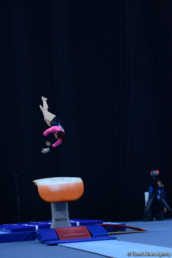 В Баку стартовал третий день соревнований Кубка мира FIG по спортивной гимнастике (ФОТО)