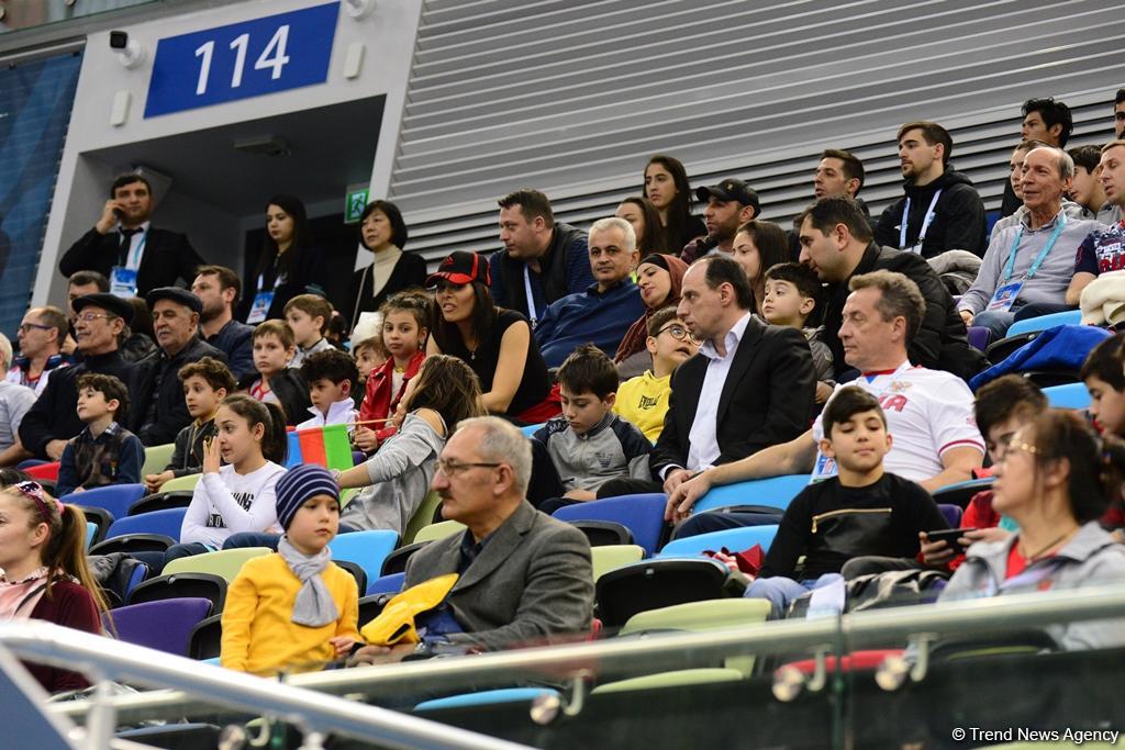 В Национальной арене гимнастики продолжаются финальные соревнования Кубка мира по спортивной гимнастике в Баку (ФОТО)