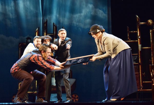 Cупруга министра иностранных дел Беларуси удивила  бакинцев  "Брачным договором"   (ФОТО)