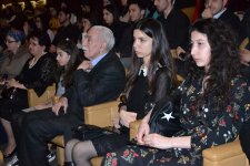 "Sarı Gəlin" и "Bayram  axşamları": австрийский музыкант выступил с концертом в Баку (ФОТО)