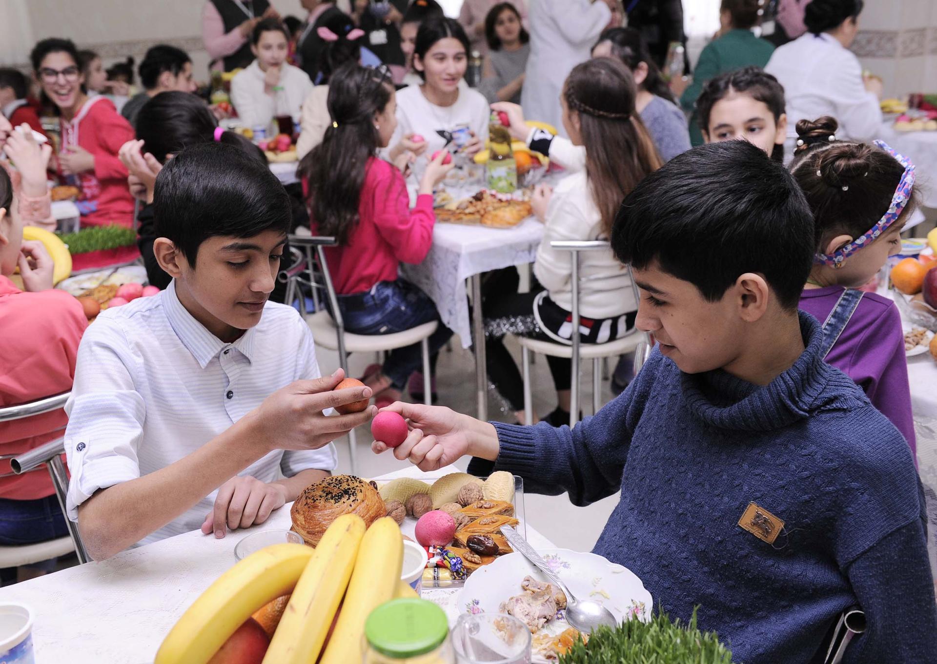 По инициативе Фонда Гейдара Алиева для сирот и детей, нуждающихся в особой заботе, проведены мероприятия по случаю праздника Новруз (ФОТО)