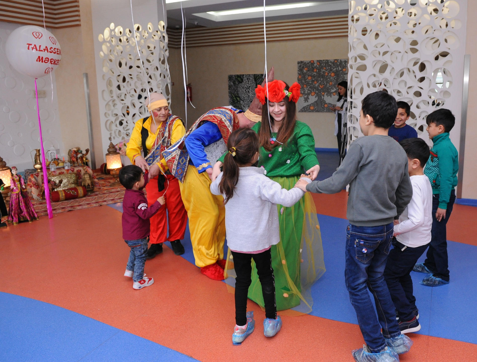 По инициативе Фонда Гейдара Алиева для сирот и детей, нуждающихся в особой заботе, проведены мероприятия по случаю праздника Новруз (ФОТО)