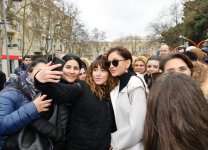 Президент Ильхам Алиев и Первая леди Мехрибан Алиева приняли участие во всенародном веселье по случаю Новруз байрамы (ФОТО)