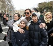 Президент Ильхам Алиев и Первая леди Мехрибан Алиева приняли участие во всенародном веселье по случаю Новруз байрамы (ФОТО)