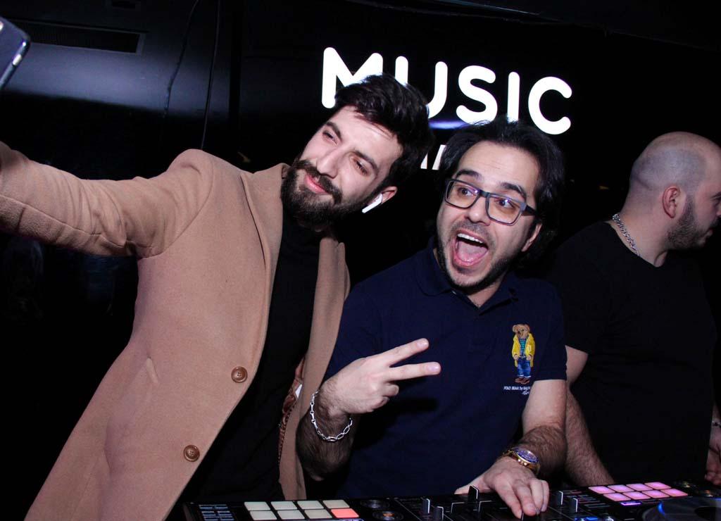 Роботы и Фаик Агаев презентовали топ-моделей Азербайджана  (ВИДЕО, ФОТО)