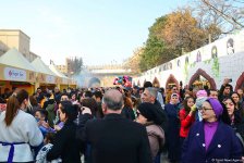 В Баку продолжается фестиваль по случаю праздника Новруз (ФОТО)