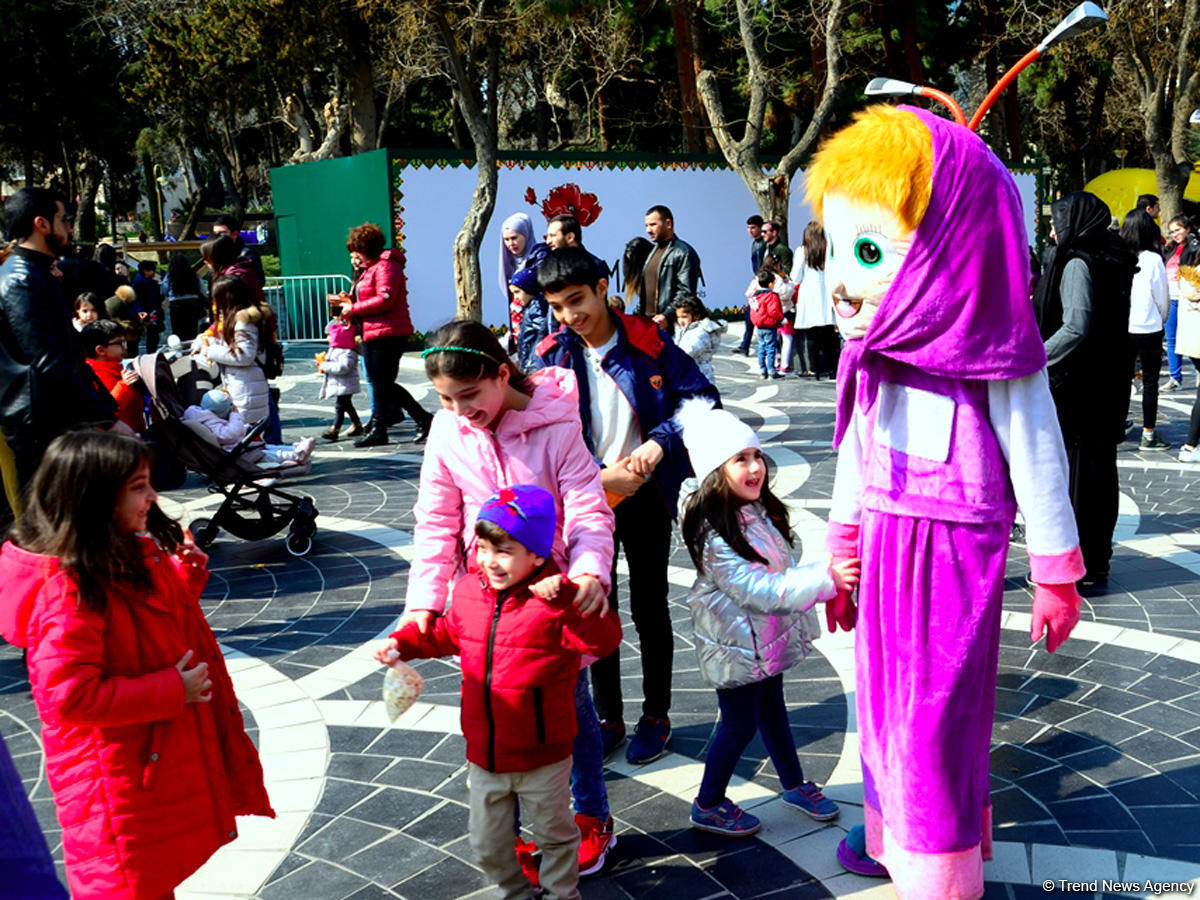 В Баку продолжается фестиваль по случаю праздника Новруз (ФОТО)
