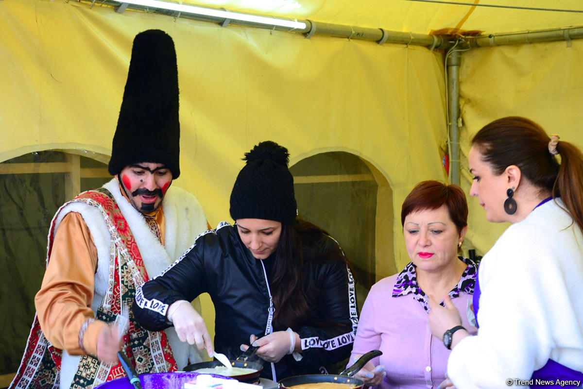 В Баку продолжается фестиваль по случаю праздника Новруз (ФОТО)