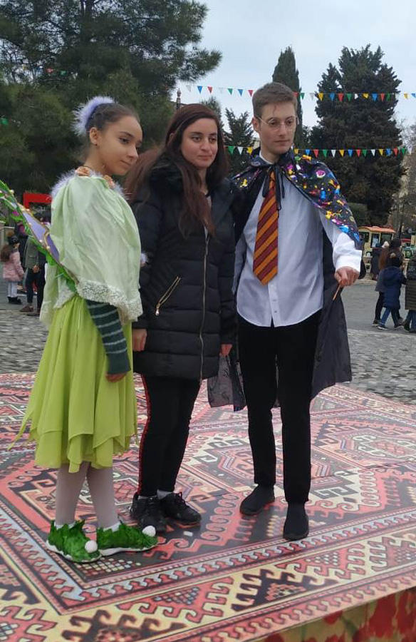 Весенняя сказка на Бакинском бульваре (ФОТО)