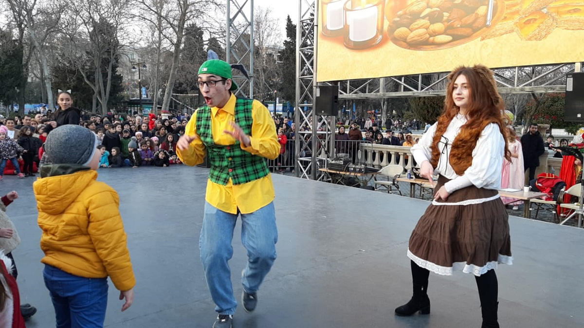 Весенняя сказка на Бакинском бульваре (ФОТО)