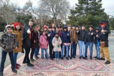 Весенняя сказка на Бакинском бульваре (ФОТО)